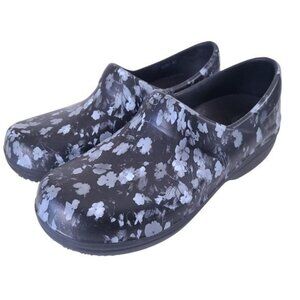 Crocs Womens Slip Resistant Work Clogs Shoes Size 10 Black White
